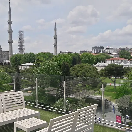 阿妈葛朗迪斯宾娜特色酒店 4*