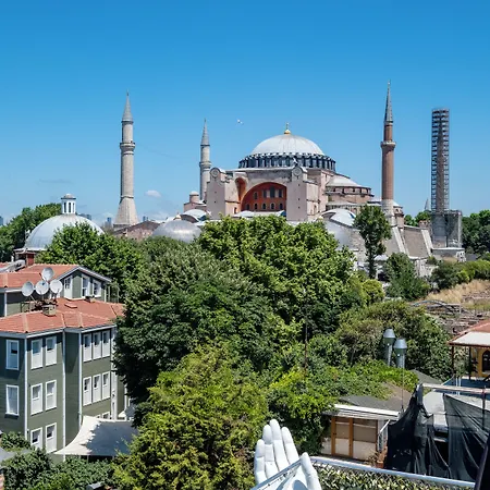 阿妈葛朗迪斯宾娜特色酒店 酒店